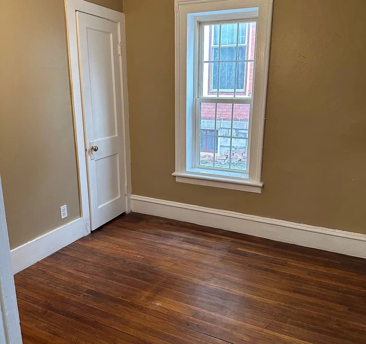 47 Grover Street — Photo 3