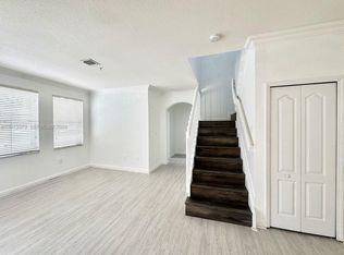 4371 SW 160th Ave APT 203, Hollywood, FL 33027