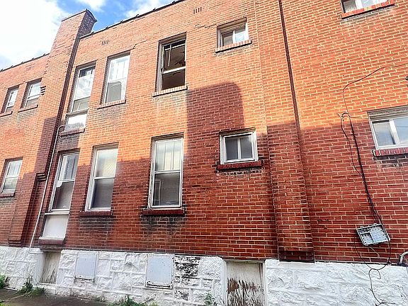 3rd image of 703 Baden Ave