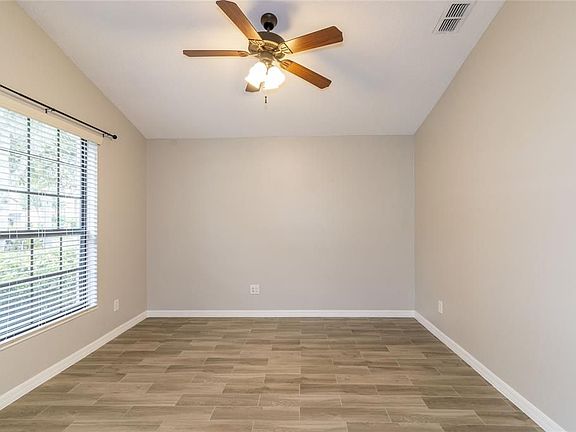 4th image of 2002 Abbey Trace Dr