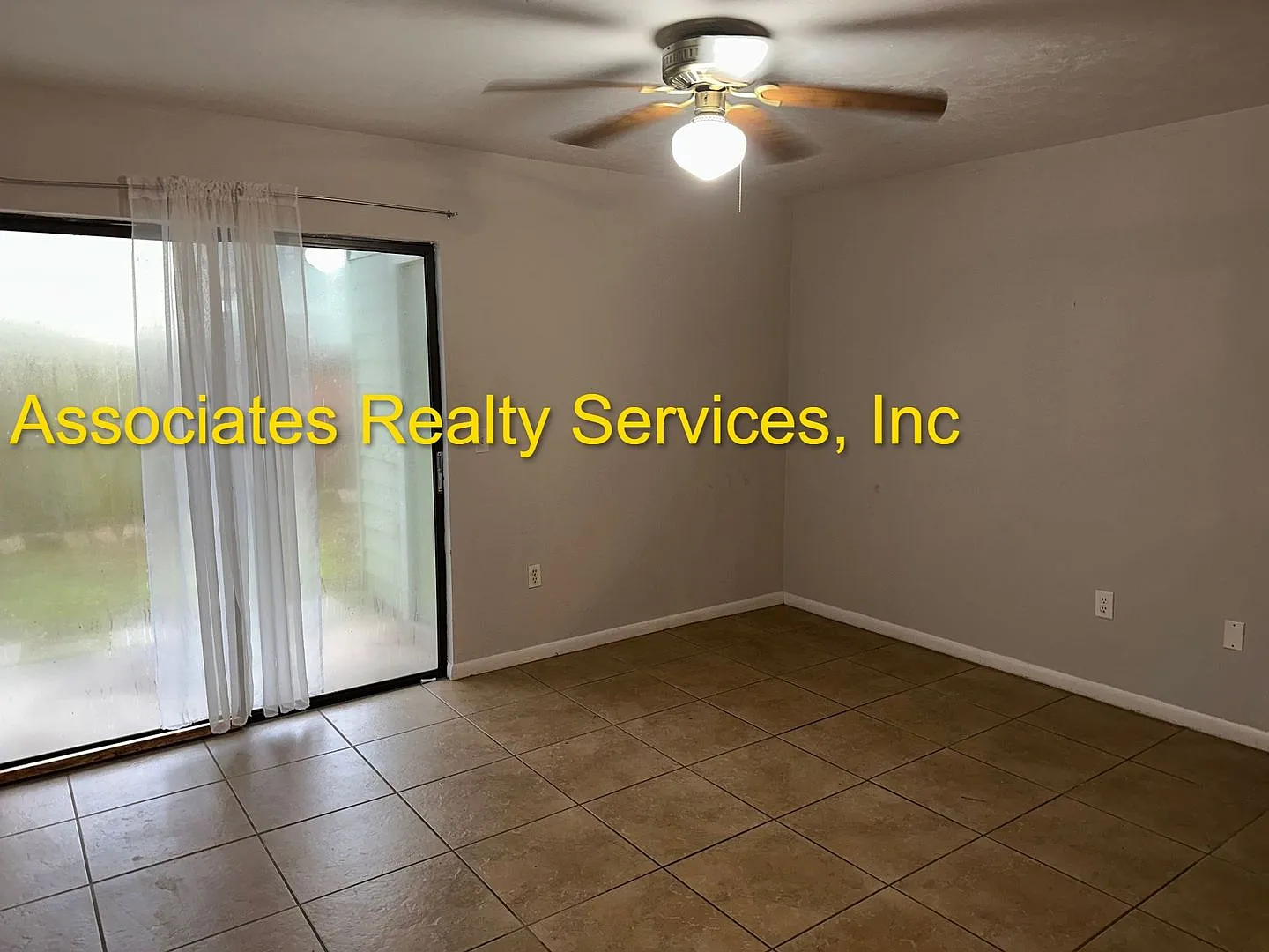 2 Br/ 2.5 Ba- Available In December! This Is A Sublease! — Photo 2