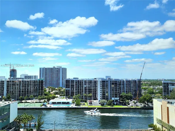 3505 S Ocean Dr, Hollywood, FL