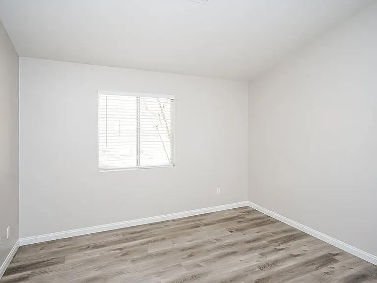 9633 Crystal Ridge Rd — Photo 9
