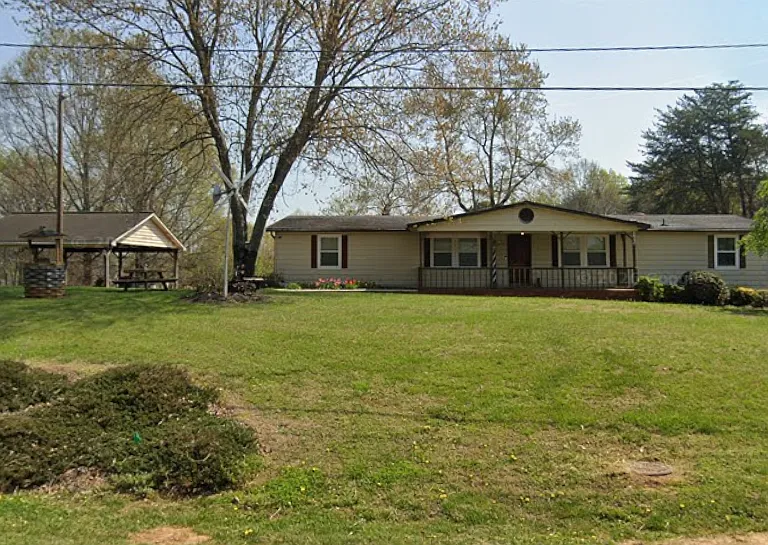 2630 N State Highway 16 Business Hwy — Photo 1