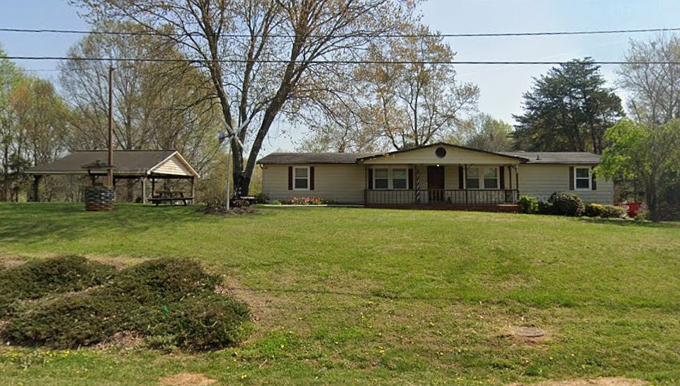 1st image of 2630 N State Highway 16 Business Hwy