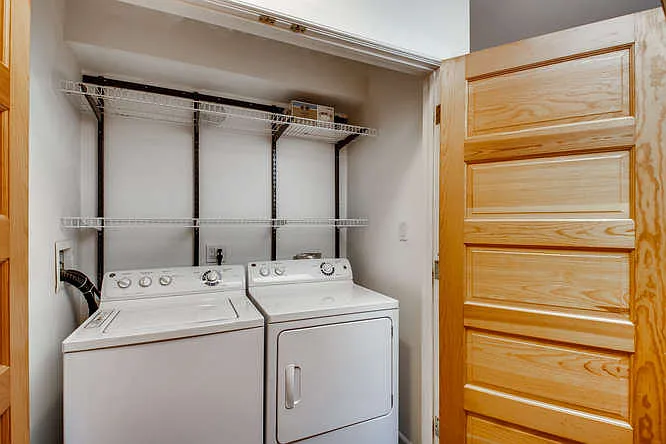 1429 W Roscoe St #2 — Photo 9