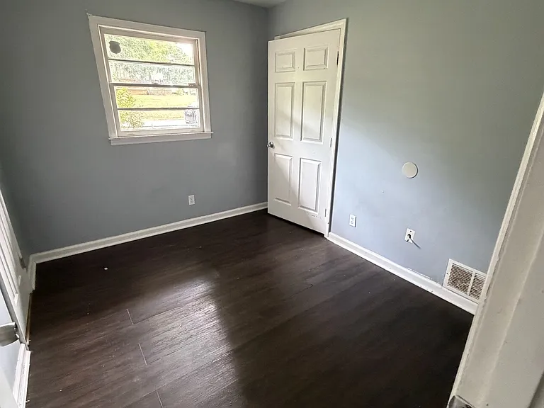 1717 Midway St — Photo 10