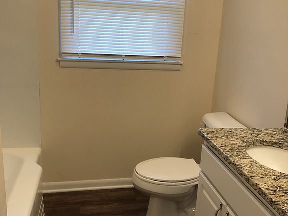 2nd image of 1015 Wilson St