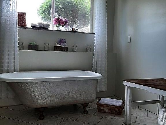 1st Fl Spa Bathroom