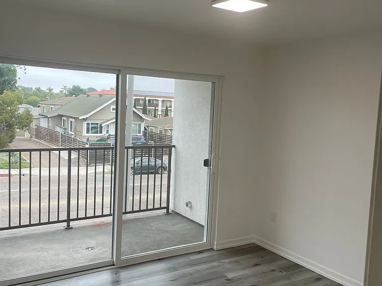 Highland Pacifica Apartments — Photo 8