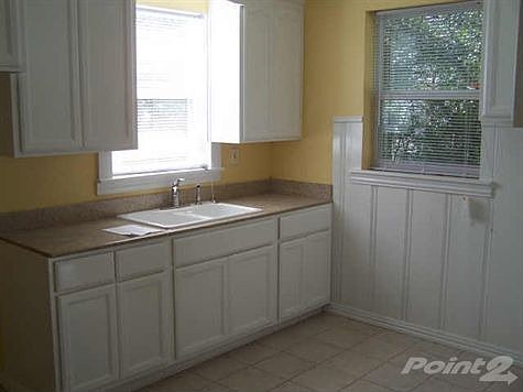 2nd image of 4704 Hampshire Blvd