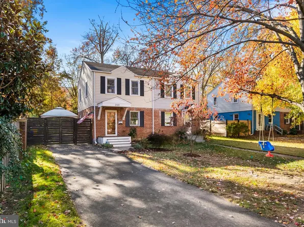 2101 Farrington Ave, Alexandria, VA 22303