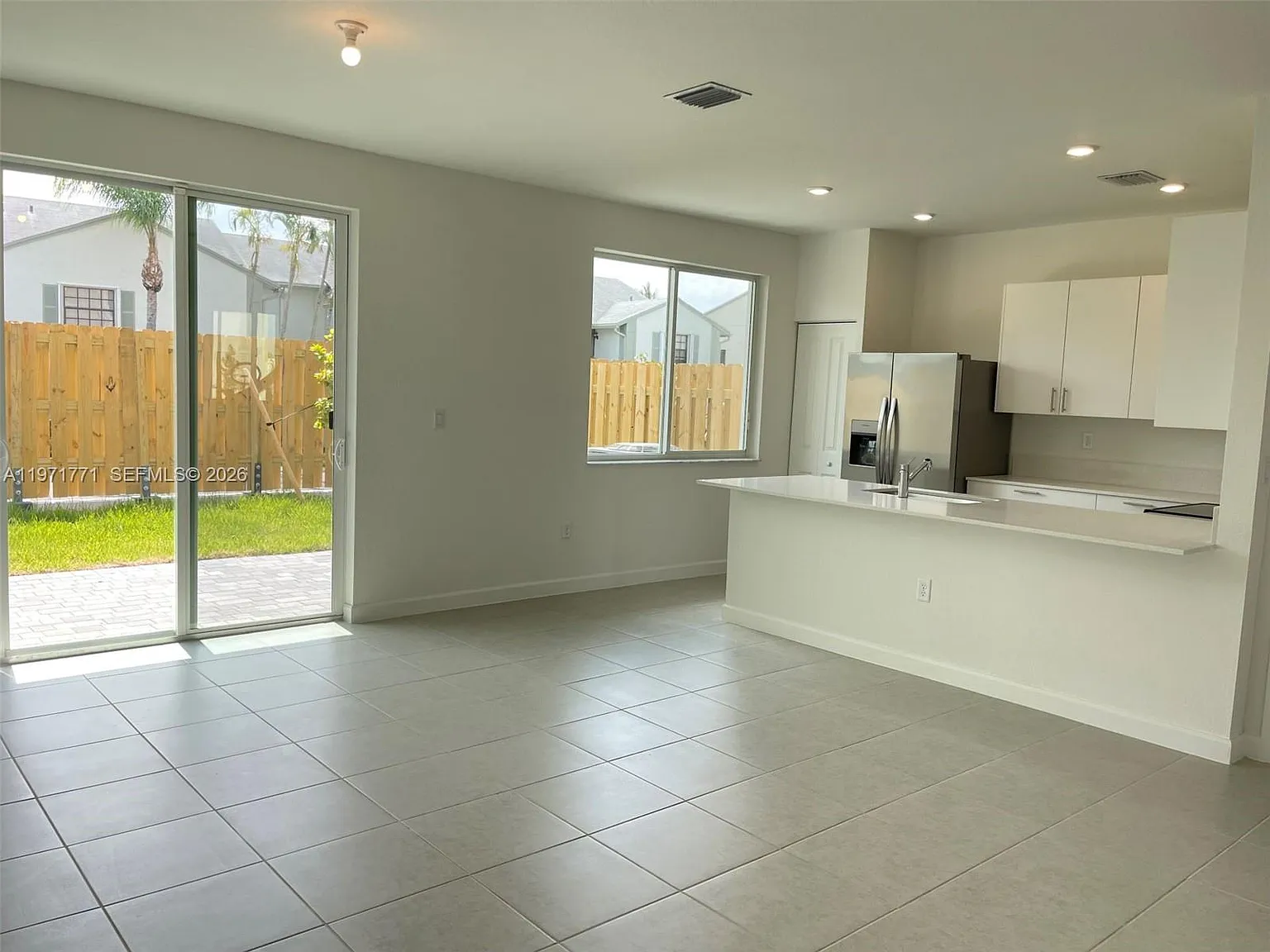 3 bed, 2.5 bath, 1642 sqft, $2,750 — Photo 3