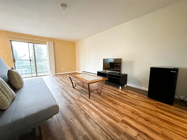6504 35th Ave NE #103 — Photo 3