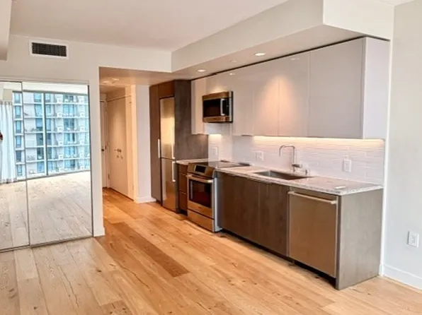 1001 Queen St #1307, Honolulu, HI 96814