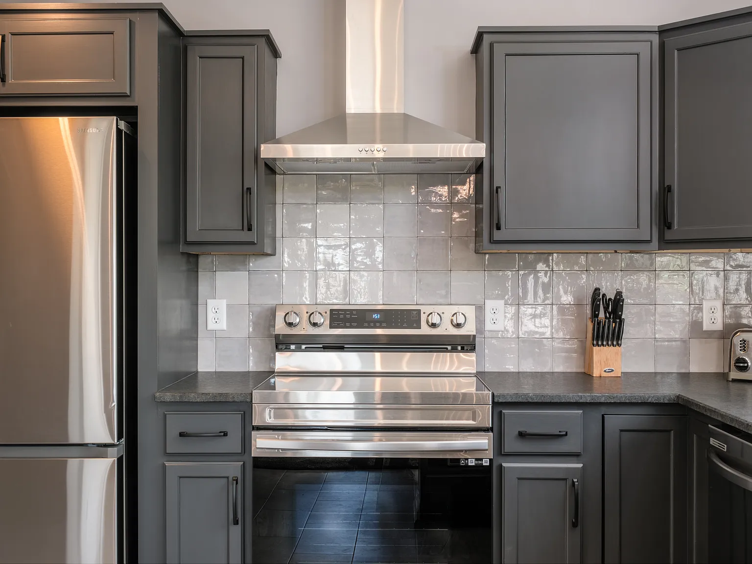 1 bed, 1.5 bath, 1049 sqft, $2,800 — Photo 3