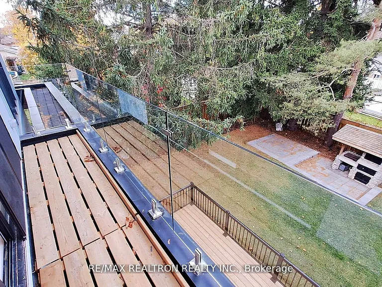 84 Murray Dr — Photo 21