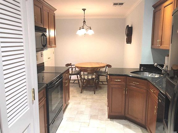 5th image of 99 S Park Ave Unit 21