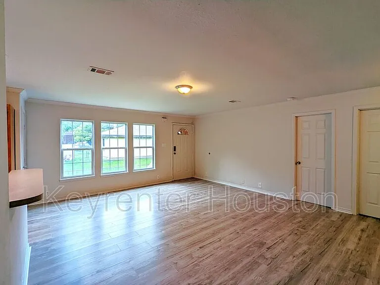 829 Marjorie St #B — Photo 5