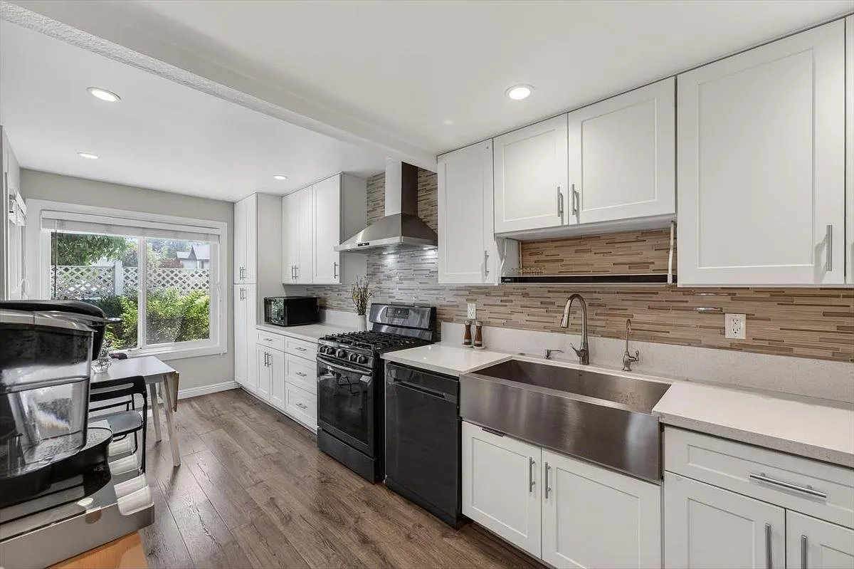 2 bed, 2.0 bath, 961 sqft, $2,800 — Photo 1