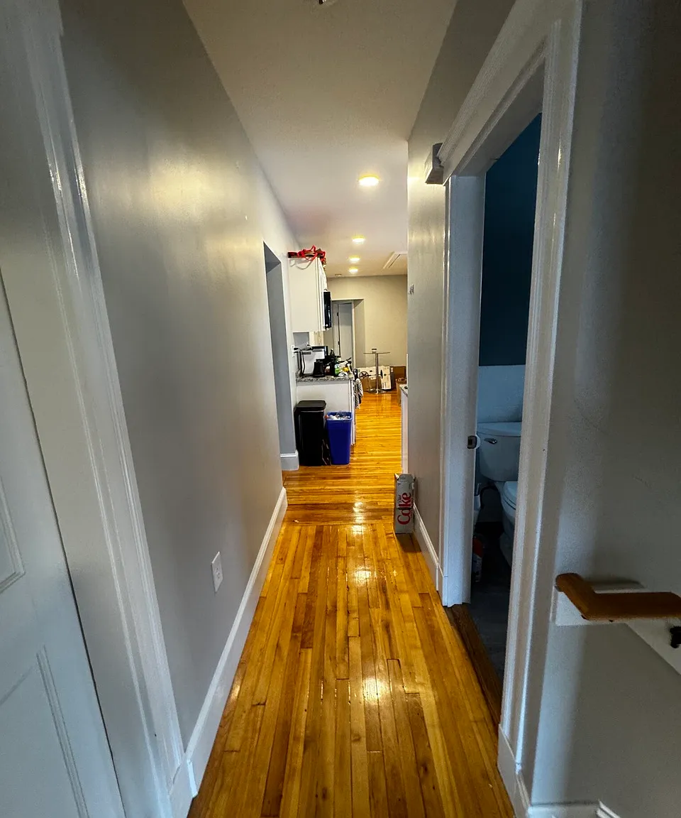 5 bed, 9999 sqft, $6,250 — Photo 2