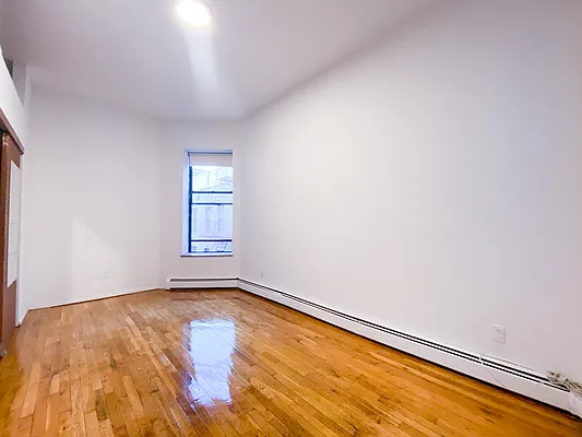 Rented by City Connections Realty | media 7