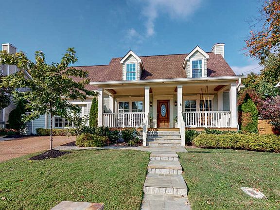 3rd image of 1600 Birchwood Cir