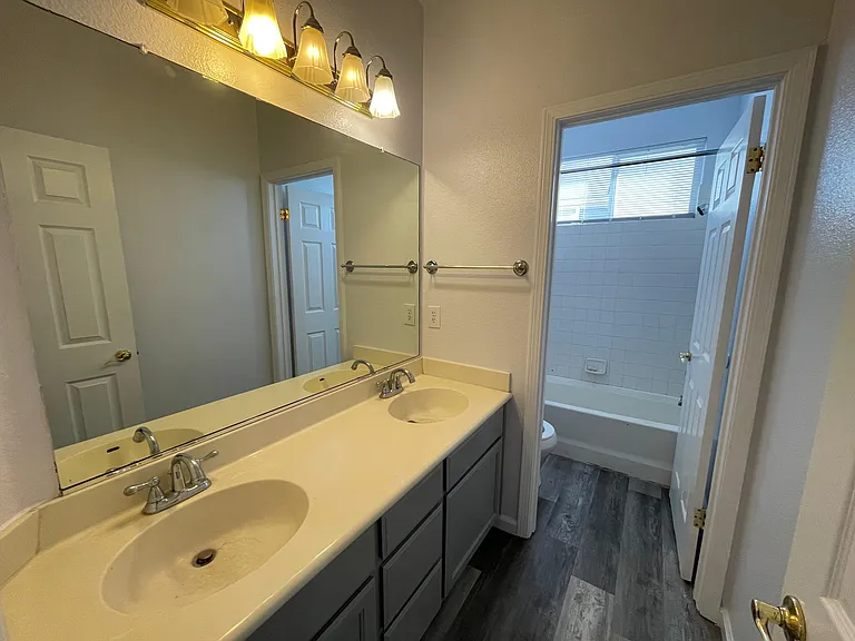 850 Saffron Dr — Photo 14