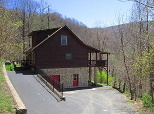 1364 Springbrook Farm Rd, Waynesville, NC 28786