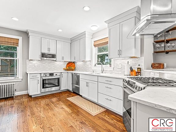 3rd image of 127 Josephine Ave #2
