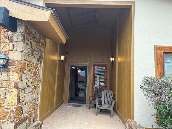 3rd image of 636 N Markwell Ave