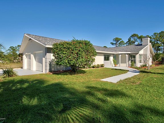 3rd image of 1860 Cypress Lake Dr
