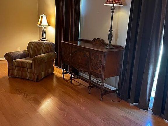 4th image of 116 Bradford Pl