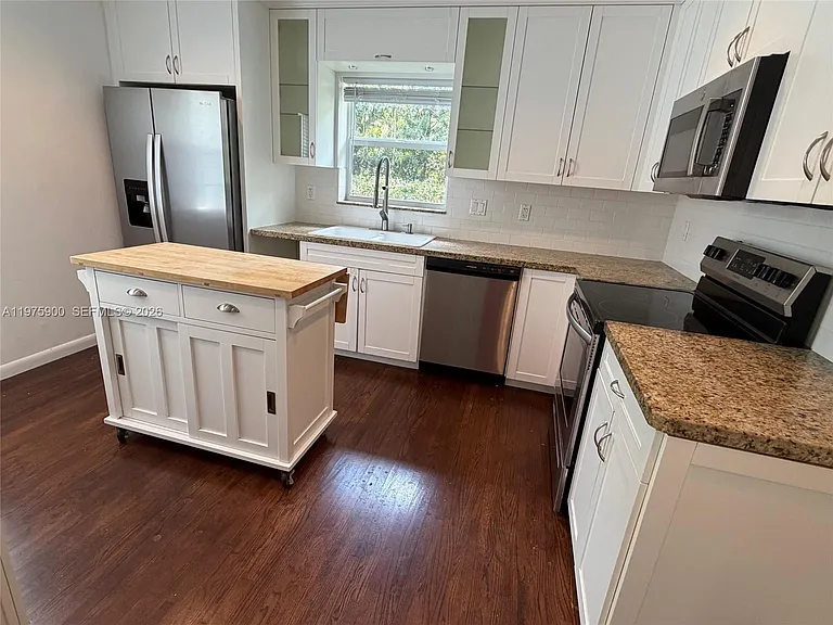 1420 Baracoa Ave — Photo 8