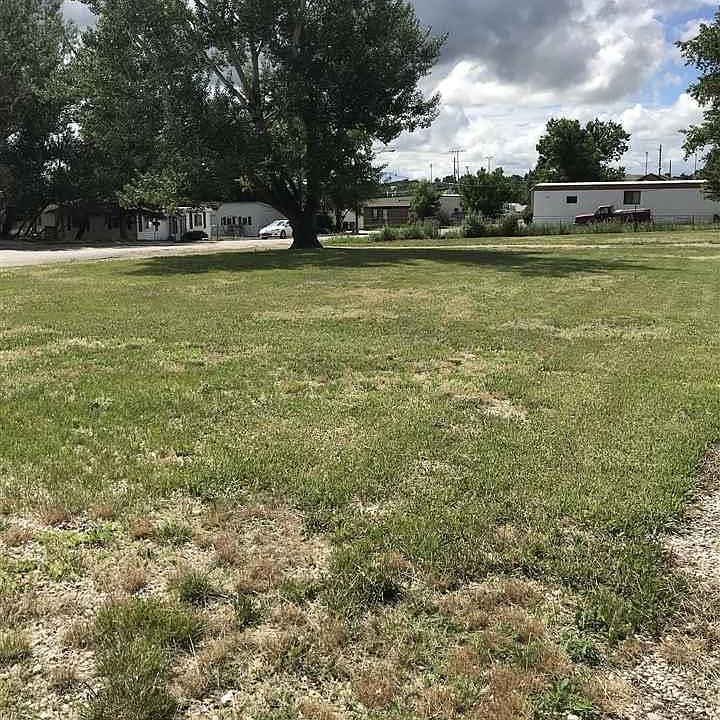 2nd image of 801 Fort St