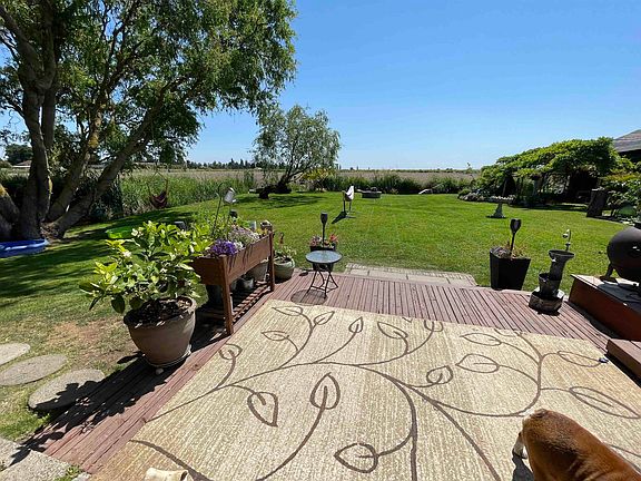 3rd image of 8640 Ladner Trunk Rd