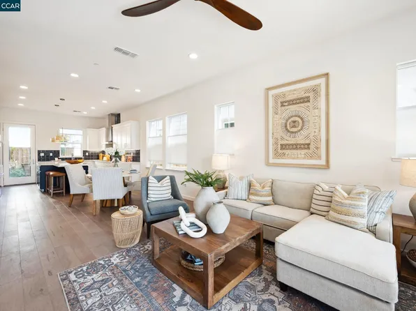 77 Riverbend Ln, Petaluma, CA 94952