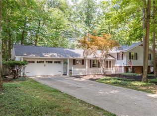 1040 Colony Dr, Highland Heights, OH