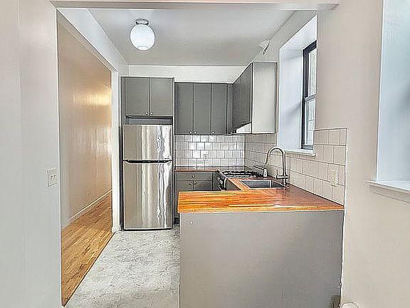 3rd image of 126 W 112th St #5DD