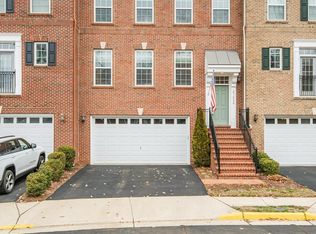 47656 Leopards Chase Ter, Sterling, VA 20165