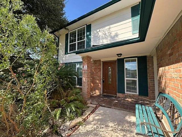 3 bed, 2.5 bath, 1836 sqft, $2,150 — Photo 2