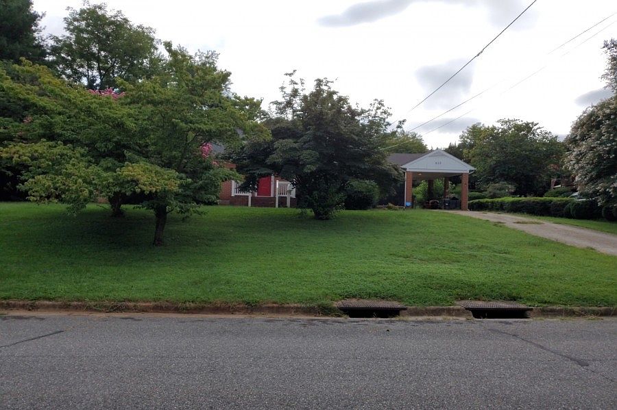 1st image of 812 Mohawk Dr