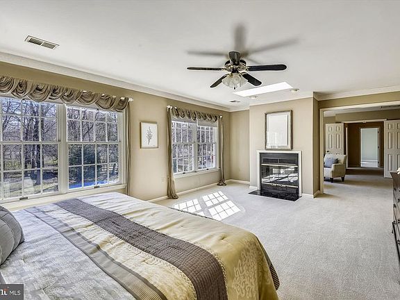 4th image of 7154 Woodland Dr