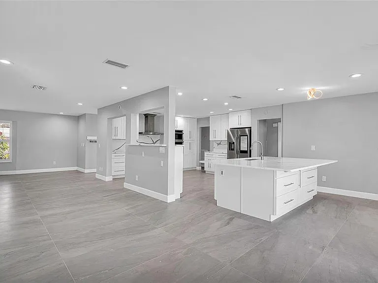 3944 Doral Dr — Photo 8