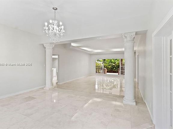 4th image of 80 Shore Dr W #0