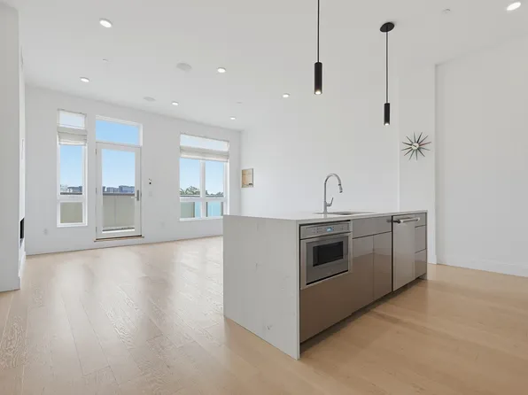 20 W 5th St #5D, Boston, MA 02127