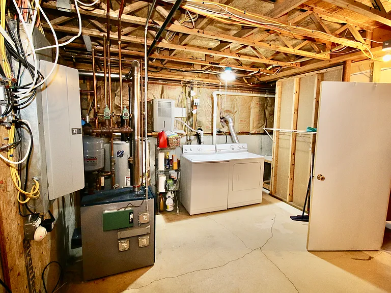 37 Green St #1 — Photo 17