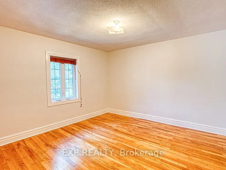 413 Holland Ave — Photo 36