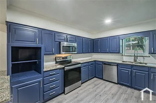 4 bed, 2346 sqft, $2,750 — Photo 3