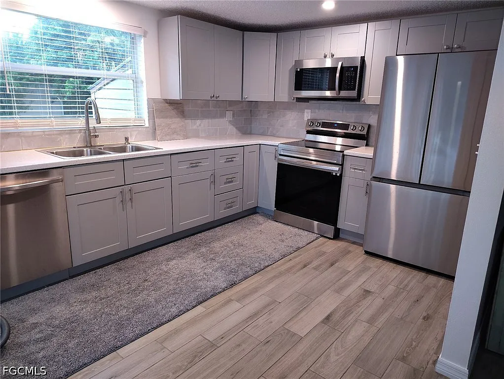 2 bed, 1.0 bath, 768 sqft, $2,000 — Photo 2